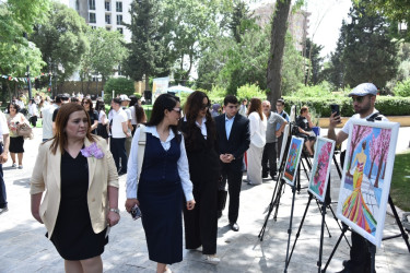 Nəsimi rayonunda “Milli-mənəvi dəyərlərimiz tarixi irsimiz” mövzusunda “Çıxdı günəş, doldu cahan nur ilə” IV inkluziv yaradıcılıq-festival müsabiqəsinin yekun təltifetmə mərasimi keçirilib.