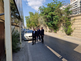 Yol kənarlarında hasarların quraşdırılması işləri davam etdirilir.