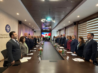 Nəsimi rayonunda 20 Sentyabr - Azərbaycanda Dövlət Suverenliyi Günü münasibətilə “Azərbaycanın Suverenliyi - Milli İradəmizin Təntənəsi” mövzusunda dəyirmi masa keçirilib.