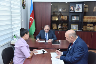 Nəsimi rayon İcra Hakimiyyətinin başçısı növbəti səyyar qəbul keçirib