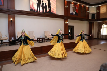Nəsimi Rayon İcra Hakimiyyətində “Ailə cəmiyyətin ən böyük dəyəridir” adlı tədbir keçirilib.