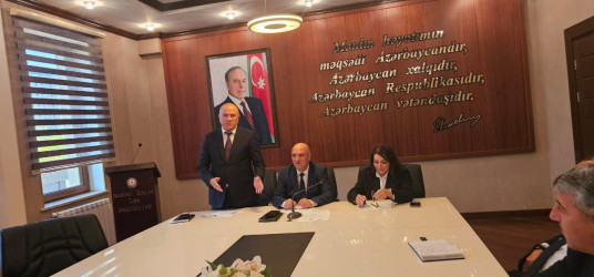 Nəsimi rayon İcra Hakimiyyətində müşavirə keçirilib.