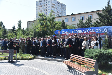 Nəsimi rayonunda 27 Sentyabr - Anım günü münasibətilə  rayon ərazisində yerləşən “Zəfər bağı”nda tədbir keçirilib.