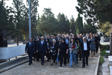 Anım günündə 2 saylı Fəxri və Şəhidlər Xiyabanında  dəfn olunmuş Şəhidlər ziyarət olundu.