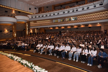 Nəsimi rayonunda görkəmli oftalmoloq alim, akademik Zərifə xanım Əliyevanın anadan olmasının 100 illiyinə həsr olunmuş “Zərifə Əliyeva ömrünün işığı” adlı tədbir keçirilib.