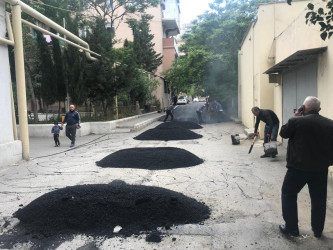 Məhəllədaxili yollarda abadlıq işləri davam etdirilir.