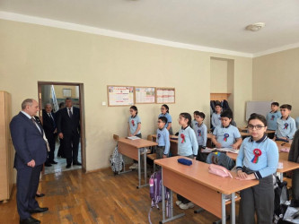 Nəsimi rayon İcra Hakimiyyətinin başçısı növbəti səyyar qəbul keçirib