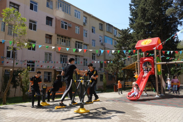 Nəsimi rayonunda daha bir “Abad həyət” layihəsi çərçivəsində abadlaşdırılan növbəti həyətin açılışı oldu.