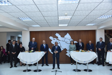 Nəsimi rayonunda Ümummilli lider Heydər Əliyev ili ilə əlaqədar “Mən dünyada müəllimdən yüksək ad tanımıram” mövzusunda tədbir keçirildi.