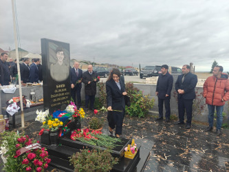 Vətən Müharibəsi Şəhidi Ələsgərov Ələkbər İsgəndər oğlunun şəhadət günündə əziz xatirəsi yad edildi.