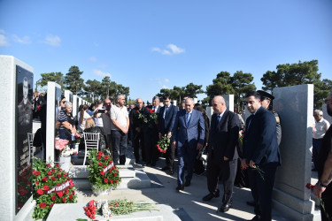 Nəsimi rayon ictimaiyyətinin nümayəndələri Anım Günü münasibətilə Hərbi Memorial Məzarlığı ziyarət etdi.