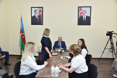 Nəsimi rayon İcra Hakimiyyətinin başçısı növbəti səyyar qəbul keçirib