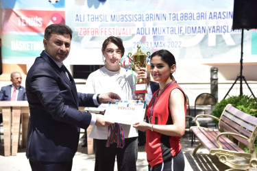 Ali təhsil müəssisələrinin tələbələri arasında keçirilən "Zəfər festivalı" adlı idman yarışlarının təltifolunma mərasimi keçirildi.