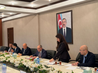 Nəsimi rayon İcra Hakimiyyətində Türkiyə Maarif Vəqfinin rayonda fəaliyyət göstərən təhsil müəssisələrinin rəhbərləri  ilə görüş keçirilib