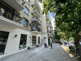 Bakıxanov küçəsi 26 ünvanında aparılan abadlıq işləri başa çatmaq üzrədir.