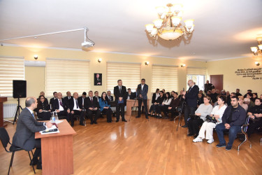 Nəsimi Rayon İcra Hakimiyyətinin başçısı Elxan İbrahimov 1 nömrəli Sahə İnzibati Ərazi Dairəsi üzrə səyyar qəbul keçirib.