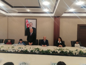 15 Sentyabr - Bilik Günü ərəfəsində Nəsimi rayon İcra Hakimiyyəti tərəfindən bir qrup məktəbliyə məktəbli formaları verilmişdir.