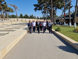 Vətən Müharibəsi Şəhidlərinin və Şəhid Kazımov Vüsal Vüqar oğlunun doğum günü ərəfəsində xatirəsi yad olundu.