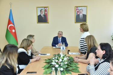 Nəsimi rayon İcra Hakimiyyətinin başçısı növbəti səyyar qəbul keçirib