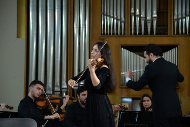 Nəsimi rayonunda Ümummilli lider Heydər Əliyevin anadan olmasının 101 illiyi münasibətilə “Ulu öndər Heydər Əliyev Azərbaycan dövlətçiliyinin xilaskarı, müasir müstəqil Azərbaycanın banisidir ” adlı tədbir keçirilib.