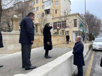 Rayon İcra Hakimiyyətinin başçısı ərazidə sakinlərlə görüşüb.