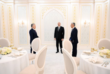 Prezidentlər İlham Əliyev və Şavkat Mirziyoyev Özbəkistanın Azərbaycandakı səfirliyinin yeni binasının açılışında iştirak ediblər
