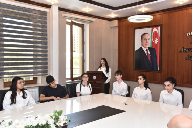 Nəsimi rayonunda respublikanın ali təhsil müəssisələrinə qəbul imtahanlarında rayon üzrə yüksək bal toplayan məzunlarla görüş keçirilib