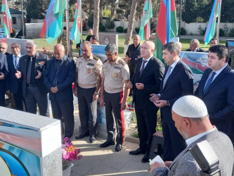 Vətən Müharibəsi Şəhidi Hüseynzadə Həmidağa Bağı oğlunun şəhadət günündə əziz xatirəsi yad edildi.