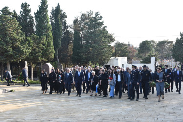 Anım günündə 2 saylı Fəxri və Şəhidlər Xiyabanında  dəfn olunmuş Şəhidlər ziyarət olundu.