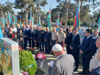 Vətən Müharibəsi Şəhidi Hüseynzadə Həmidağa Bağı oğlunun şəhadət günündə əziz xatirəsi yad edildi.