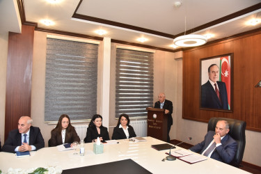 Nəsimi rayon İcra Hakimiyyətində respublikanın ali təhsil müəssisələrinə qəbul imtahanlarında rayon üzrə yüksək bal toplayan məzunlarla görüş keçirilib