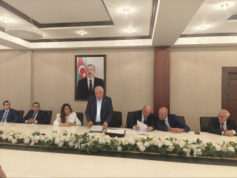 Nəsimi rayon İcra Hakimiyyətində “Heydər Əliyev Azərbaycanın dövlət qulluğu sisteminin banisidir” mövzusunda dəyirmi masa keçirilib