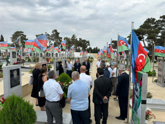 Vətən müharibəsi Şəhidi Hüseynzadə Həmidağa Bağı oğlunun doğum günündə əziz xatirəsi yad olundu.