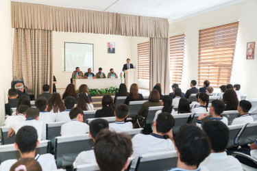 Nəsimi rayonunda “Konstitusiya və Suverenlik İli” çərçivəsində Vətən müharibəsi iştirakçıları rayon məktəbliləri ilə görüşdü