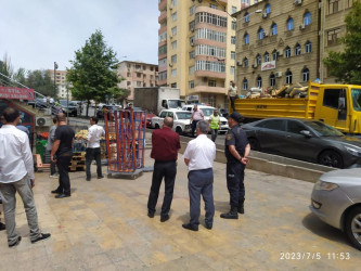 Nəsimi rayonunda küçə ticarətinin qarşısının alınması istiqamətində tədbirlər davam etdirilir.