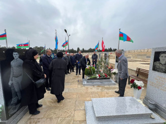 Vətən Müharibəsi Şəhidi Novruzov Aqşin Şahin oğlunun şəhadət günündə əziz xatirəsi yad edildi.