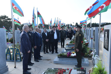 Anım günündə 2 saylı Fəxri və Şəhidlər Xiyabanında  dəfn olunmuş Şəhidlər ziyarət olundu.