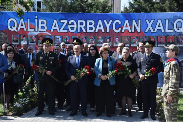 Nəsimi rayonunda 27 Sentyabr - Anım günü münasibətilə  rayon ərazisində yerləşən “Zəfər bağı”nda tədbir keçirilib.