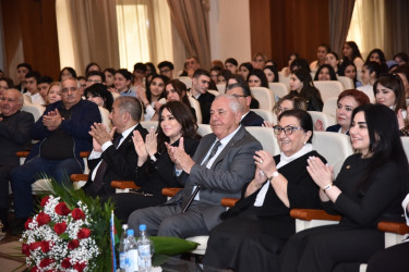 Nəsimi rayonunda Ümummilli lider Heydər Əliyevin anadan olmasının 102 illiyi münasibətilə “Ulu öndər Heydər Əliyev müasir müstəqil Azərbaycanın banisidir ” adlı tədbir keçirilib.