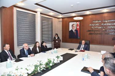 Nəsimi rayon İcra Hakimiyyətində respublikanın ali təhsil müəssisələrinə qəbul imtahanlarında rayon üzrə yüksək bal toplayan məzunlarla görüş keçirilib