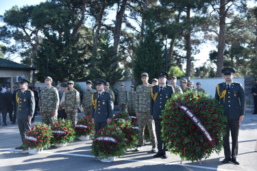 Nəsimi rayon ictimaiyyətinin nümayəndələri Anım Günü münasibətilə Hərbi Memorial Məzarlığı ziyarət etdi.