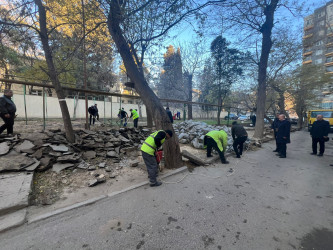 Moskva prospekti 72 saylı ünvanda abadlıq-quruculuq işləri davam edir.