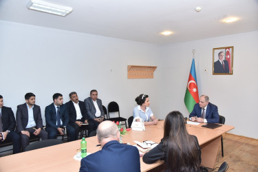 Nəsimi rayon İcra Hakimiyyətinin başçısı növbəti səyyar qəbul keçirib