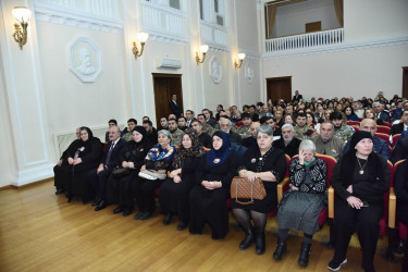 Nəsimi rayonunda Ulu Öndər Heydər Əliyevin anım gününə həsr olunmuş tədbir keçirilib.