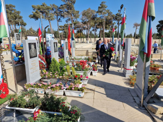 Vətən Müharibəsi Şəhidlərinin və Şəhid Kazımov Vüsal Vüqar oğlunun doğum günü ərəfəsində xatirəsi yad olundu.