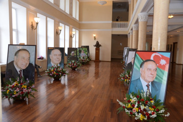 Nəsimi rayonunda Ulu Öndər Heydər Əliyevin anım gününə həsr olunmuş “Ən böyük Azərbaycanlı” adlı tədbir keçirildi.