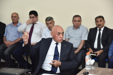 Nəsimi rayon İcra Hakimiyyətinin başçısı növbəti səyyar qəbul keçirib