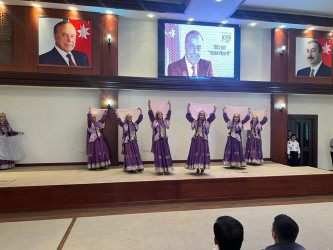 Nəsimi rayonunda “Heydər Əliyev İli”nə həsr olunmuş müxtəlif müsabiqələrdə, sərgilərdə və festivallarda  çıxış edən istedadlı uşaqların iştirakı ilə  “Ürəklərdə yaşayan Dahi” adlı tədbir keçirilib.