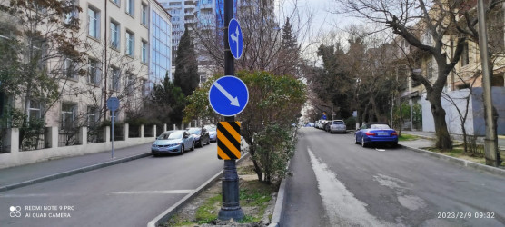 Nəsimi rayonunda  piyadaların təhlükəsiz hərəkətini  təmin etmək üçün yeni yol nişanları quraşdırılmışdır.