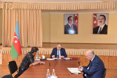 Nəsimi rayon İcra Hakimiyyətinin başçısı növbəti səyyar qəbul keçirib